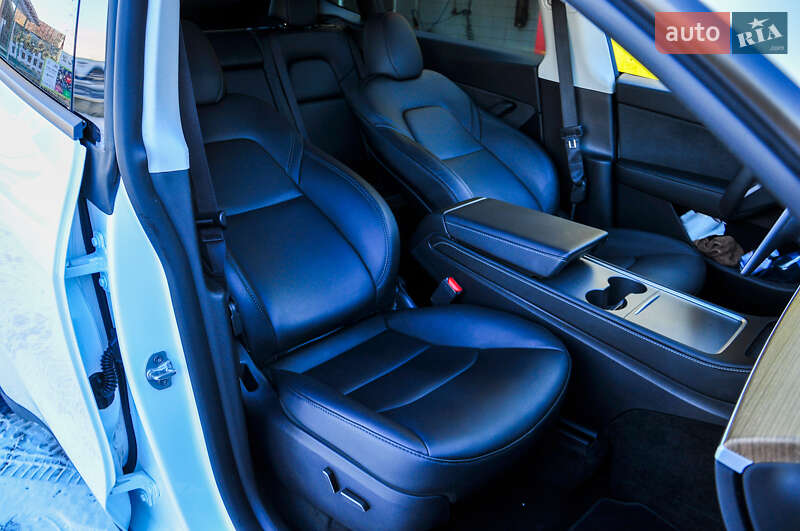 Позашляховик / Кросовер Tesla Model Y 2024 в Трускавці фото 42 Позашляховик / Кросовер Tesla Model Y 2024 в Трускавці