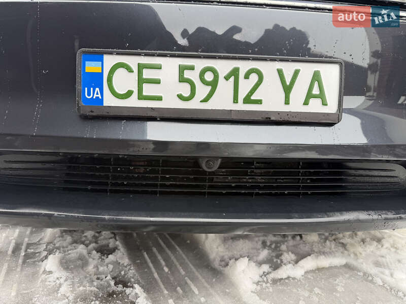 Позашляховик / Кросовер Tesla Model Y 2025 в Чернівцях