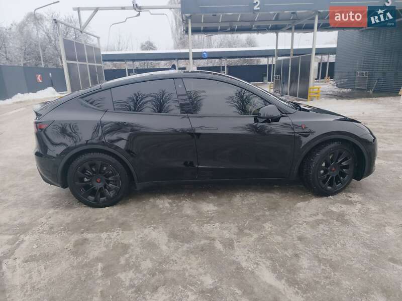 Внедорожник / Кроссовер Tesla Model Y 2021 в Киеве