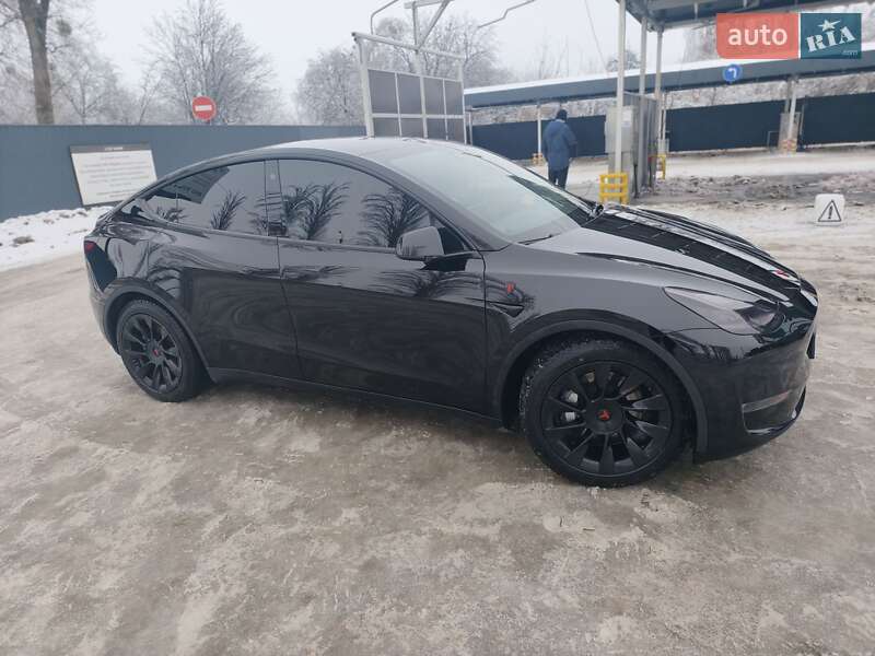 Внедорожник / Кроссовер Tesla Model Y 2021 в Киеве