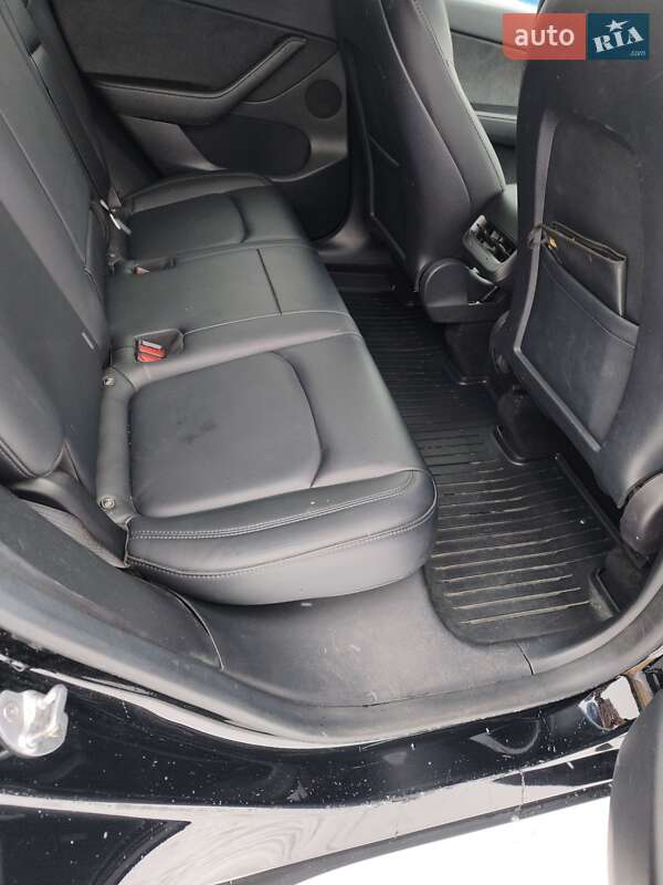 Внедорожник / Кроссовер Tesla Model Y 2021 в Киеве