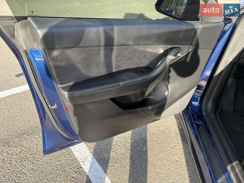 Позашляховик / Кросовер Tesla Model Y 2022 в Запоріжжі