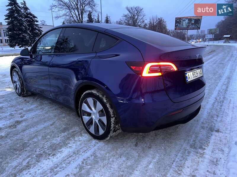 Внедорожник / Кроссовер Tesla Model Y 2024 в Киеве