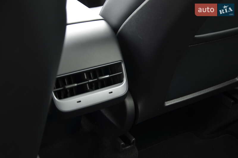 Позашляховик / Кросовер Tesla Model Y 2022 в Києві фото 46 Позашляховик / Кросовер Tesla Model Y 2022 в Києві