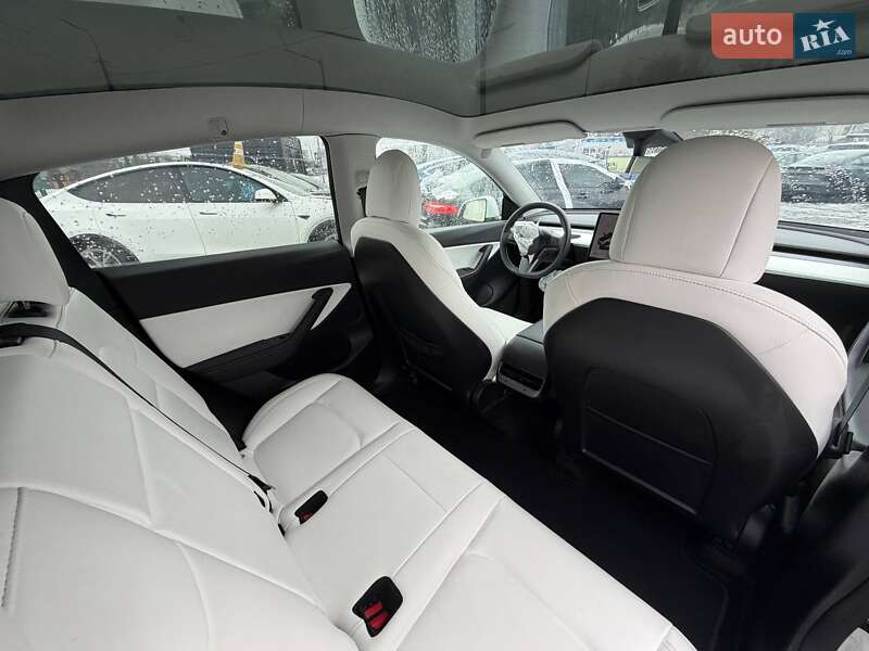 Позашляховик / Кросовер Tesla Model Y 2021 в Луцьку