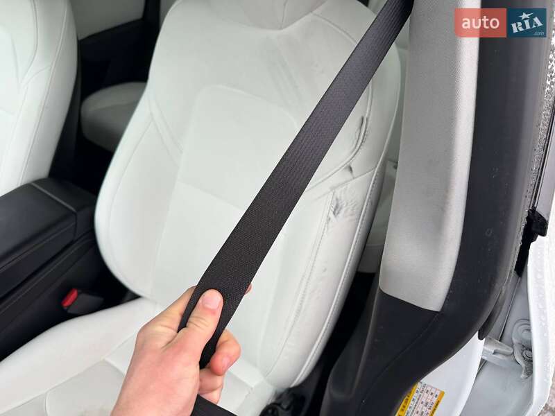 Позашляховик / Кросовер Tesla Model Y 2021 в Луцьку