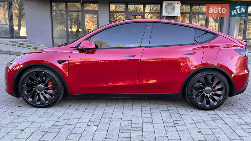 Позашляховик / Кросовер Tesla Model Y 2021 в Львові