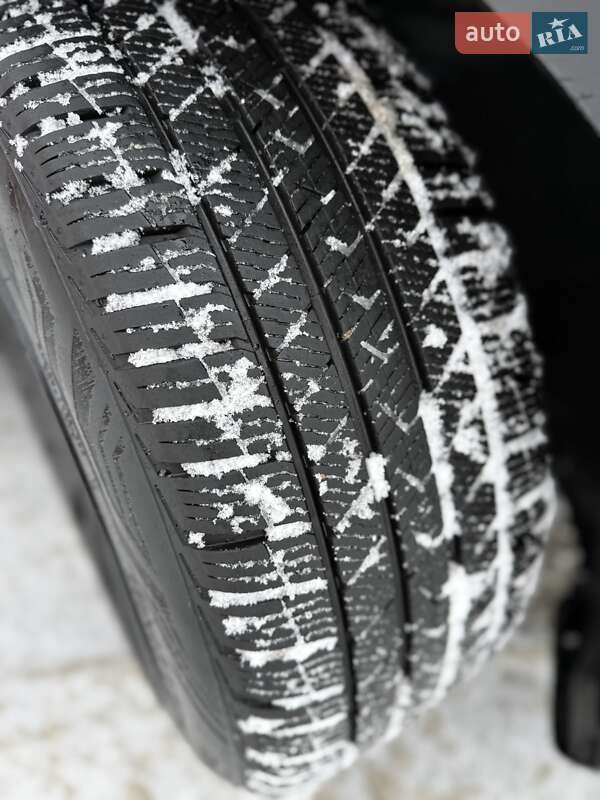 Позашляховик / Кросовер Tesla Model Y 2023 в Києві