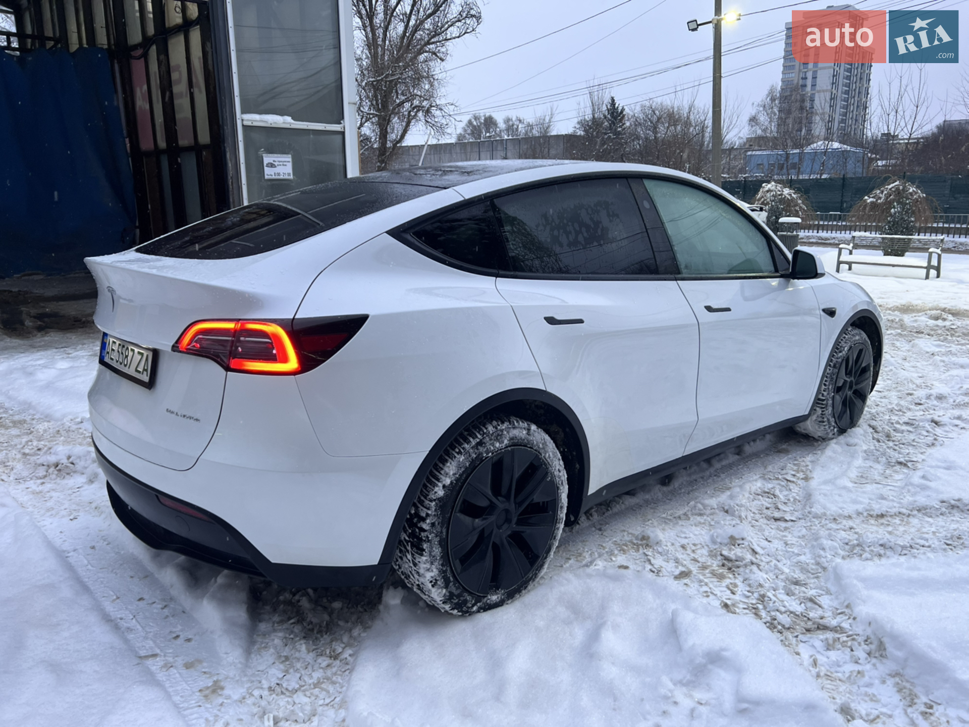 2024 Tesla Model Y - мініатюра 2