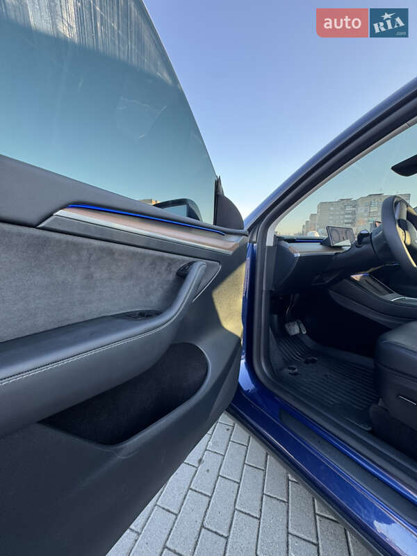 Внедорожник / Кроссовер Tesla Model Y 2024 в Дрогобыче