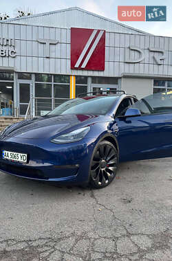 Внедорожник / Кроссовер Tesla Model Y 2021 в Киеве
