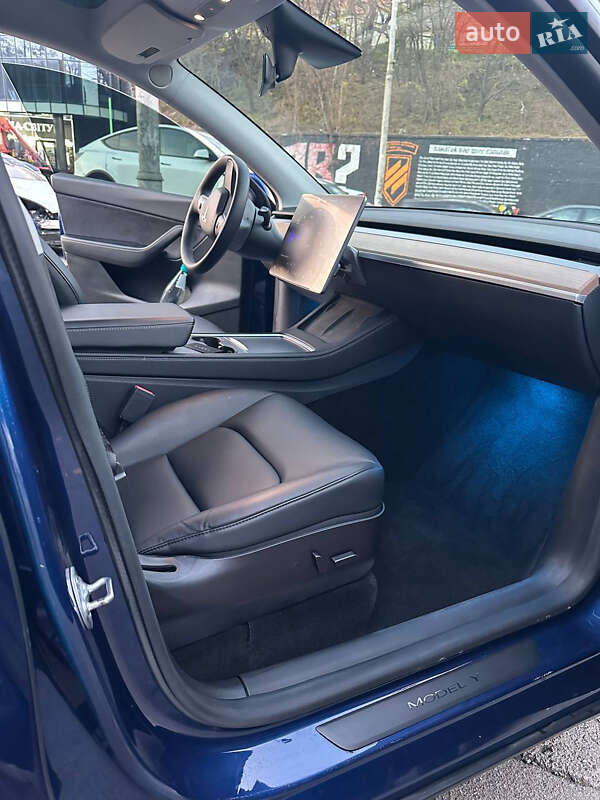Позашляховик / Кросовер Tesla Model Y 2021 в Києві фото 6 Позашляховик / Кросовер Tesla Model Y 2021 в Києві