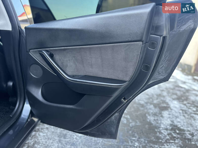 Позашляховик / Кросовер Tesla Model Y 2021 в Ковелі