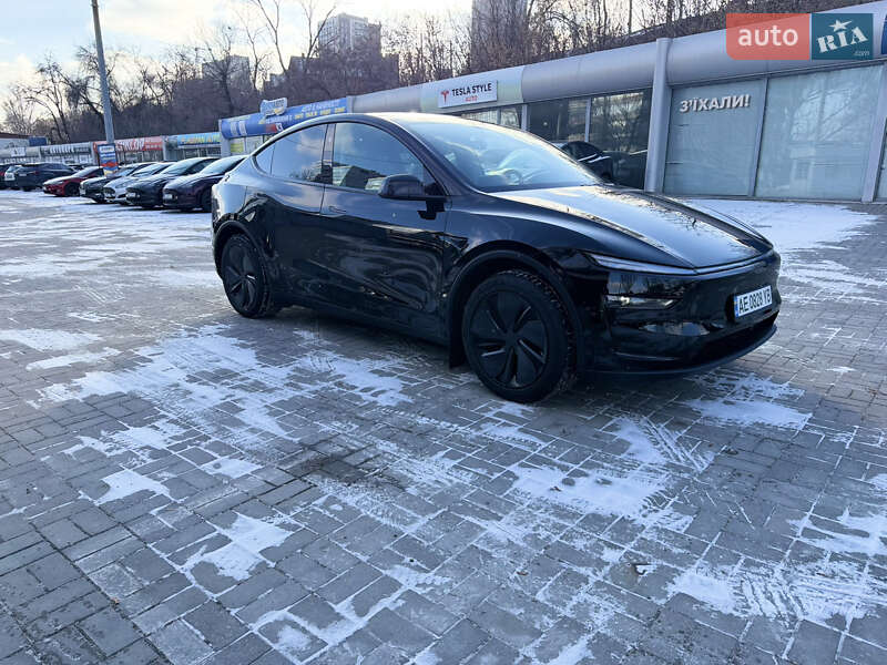 Позашляховик / Кросовер Tesla Model Y 2025 в Дніпрі