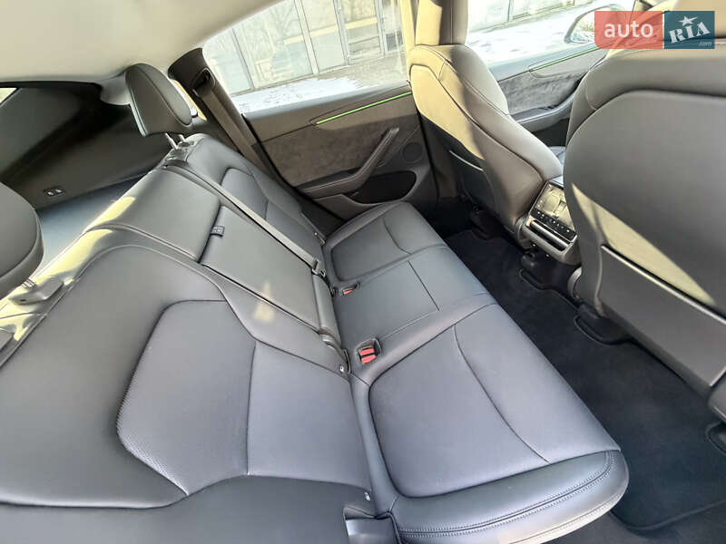 Позашляховик / Кросовер Tesla Model Y 2025 в Дніпрі