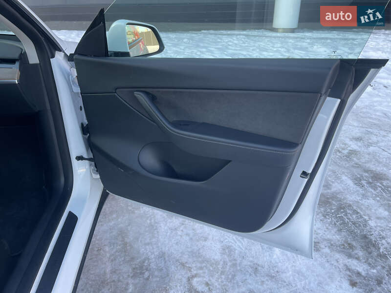 Внедорожник / Кроссовер Tesla Model Y 2023 в Киеве фото 12 Внедорожник / Кроссовер Tesla Model Y 2023 в Киеве