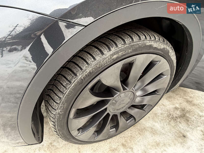 Позашляховик / Кросовер Tesla Model Y 2024 в Львові фото 21 Позашляховик / Кросовер Tesla Model Y 2024 в Львові