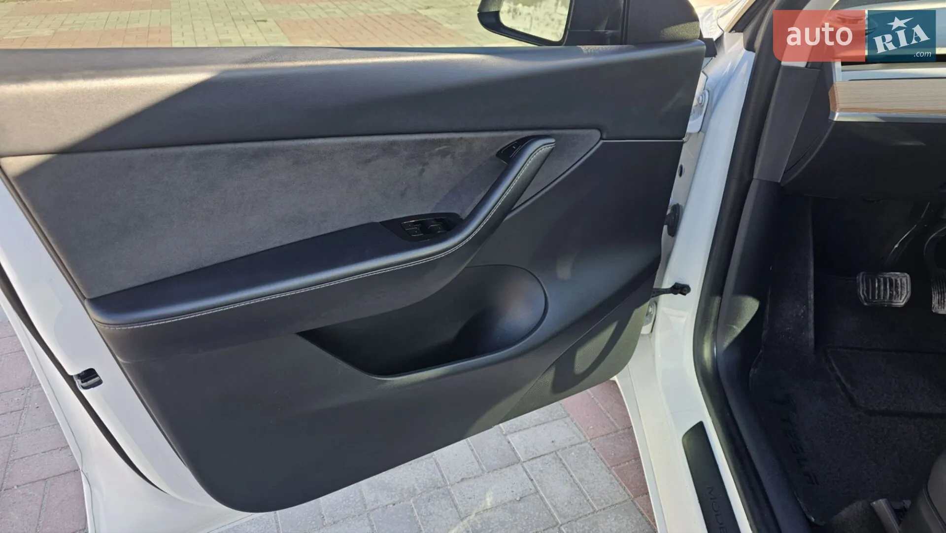 2020 Tesla Model Y - мініатюра 8
