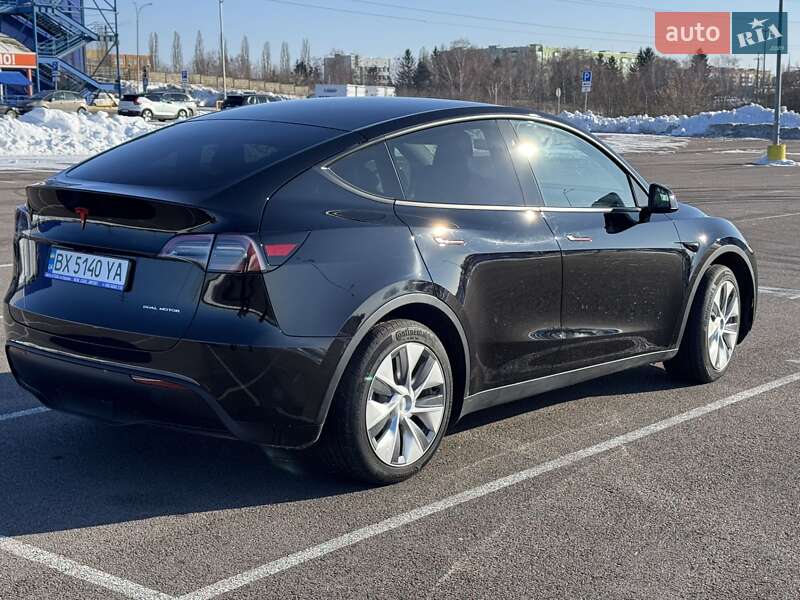 Позашляховик / Кросовер Tesla Model Y 2023 в Рівному фото 4 Позашляховик / Кросовер Tesla Model Y 2023 в Рівному