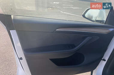 Внедорожник / Кроссовер Tesla Model Y 2023 в Днепре