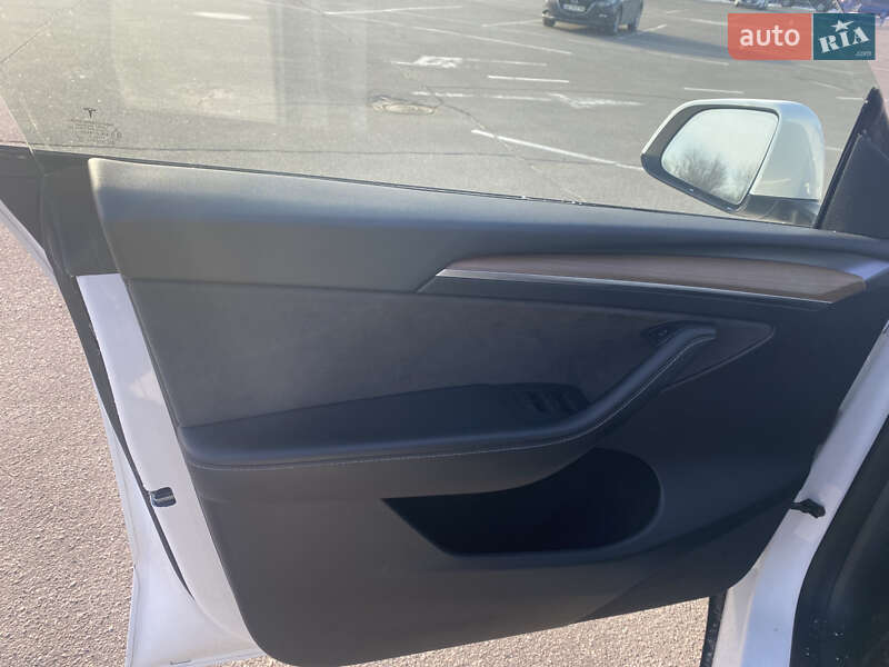 Внедорожник / Кроссовер Tesla Model Y 2023 в Днепре