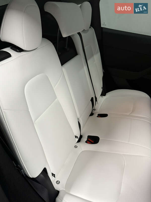 Позашляховик / Кросовер Tesla Model Y 2024 в Львові