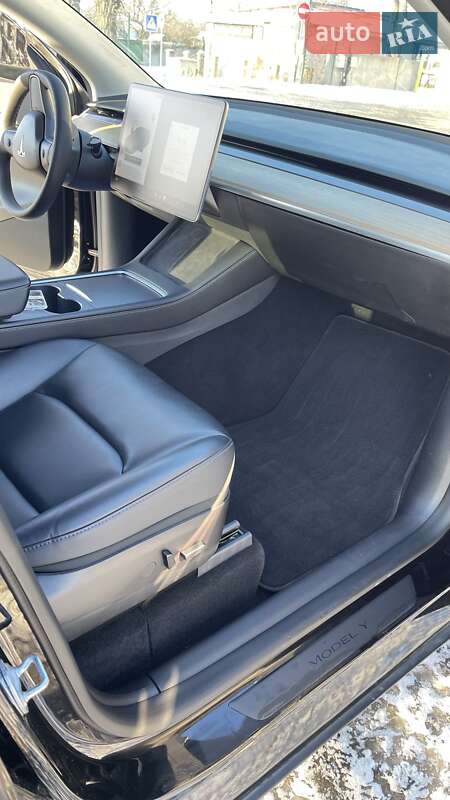 Позашляховик / Кросовер Tesla Model Y 2021 в Києві
