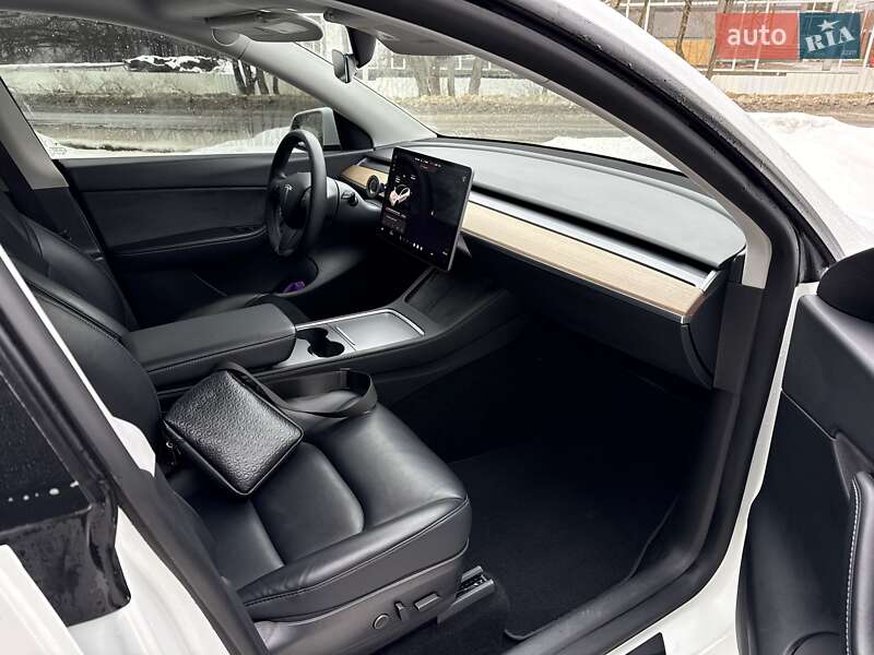 Внедорожник / Кроссовер Tesla Model Y 2020 в Львове