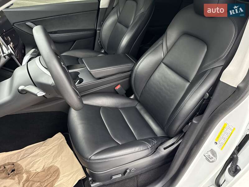 Внедорожник / Кроссовер Tesla Model Y 2020 в Львове