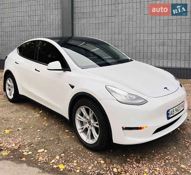 Tesla Model Y 2023