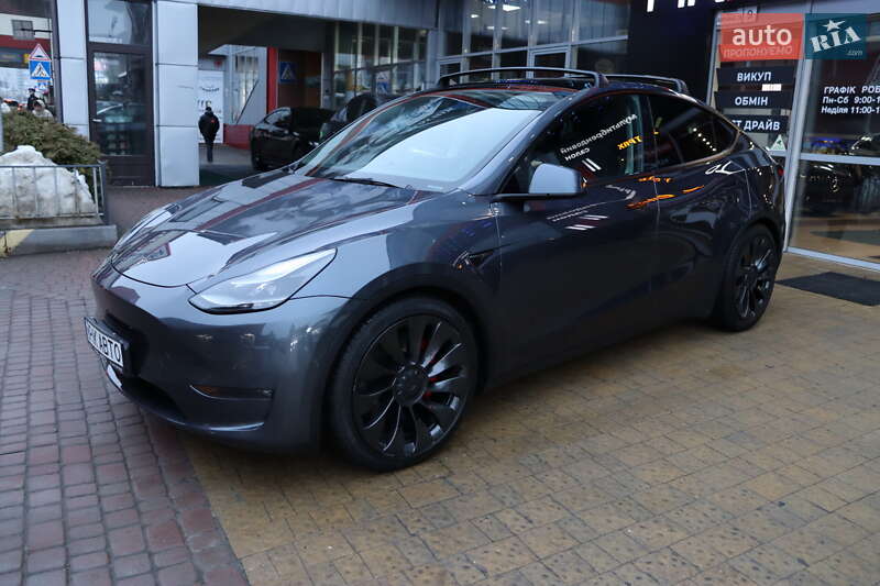 Позашляховик / Кросовер Tesla Model Y 2022 в Львові