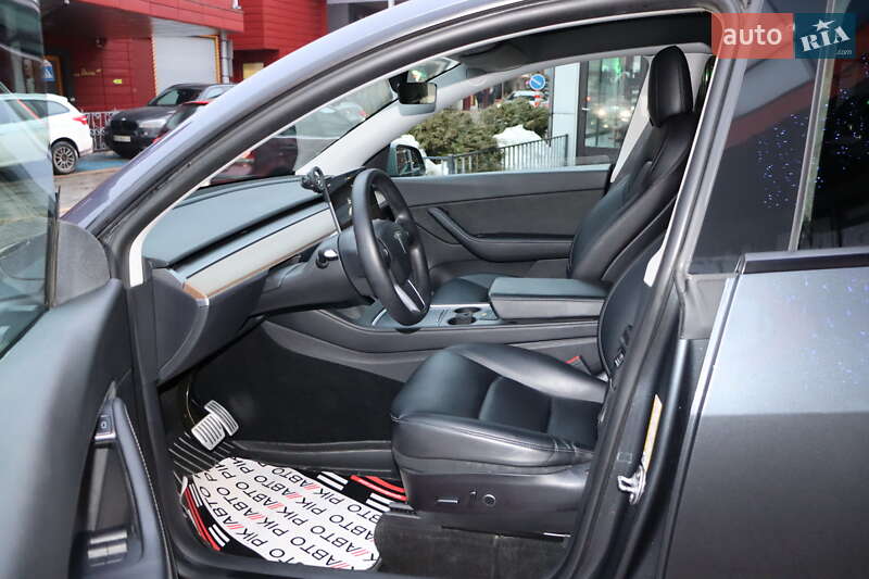 Позашляховик / Кросовер Tesla Model Y 2022 в Львові