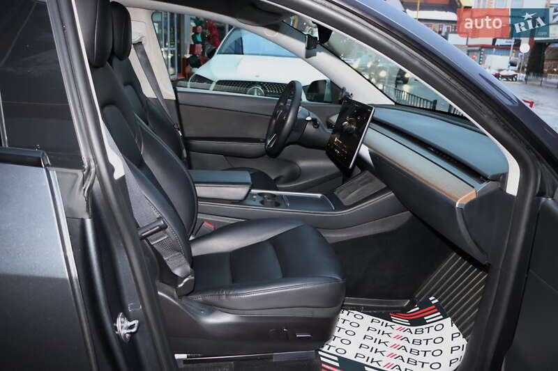 Позашляховик / Кросовер Tesla Model Y 2022 в Львові