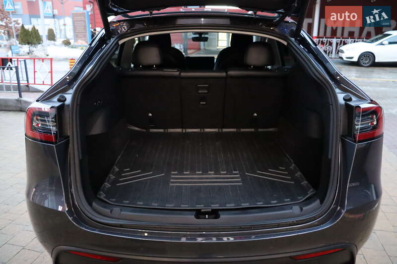 Позашляховик / Кросовер Tesla Model Y 2022 в Львові