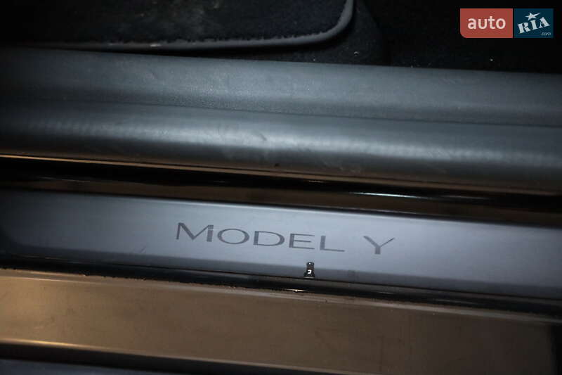 Позашляховик / Кросовер Tesla Model Y 2022 в Луцьку
