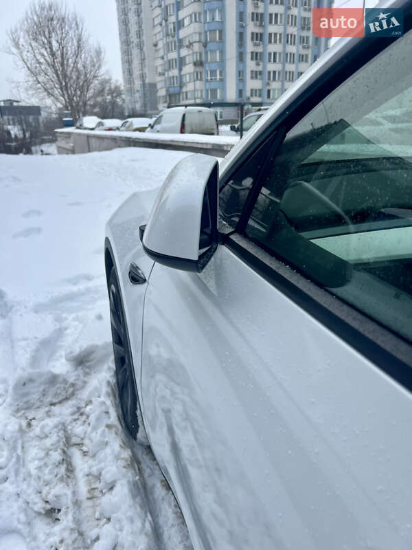 Внедорожник / Кроссовер Tesla Model Y 2023 в Киеве