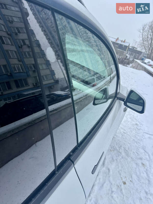 Внедорожник / Кроссовер Tesla Model Y 2023 в Киеве