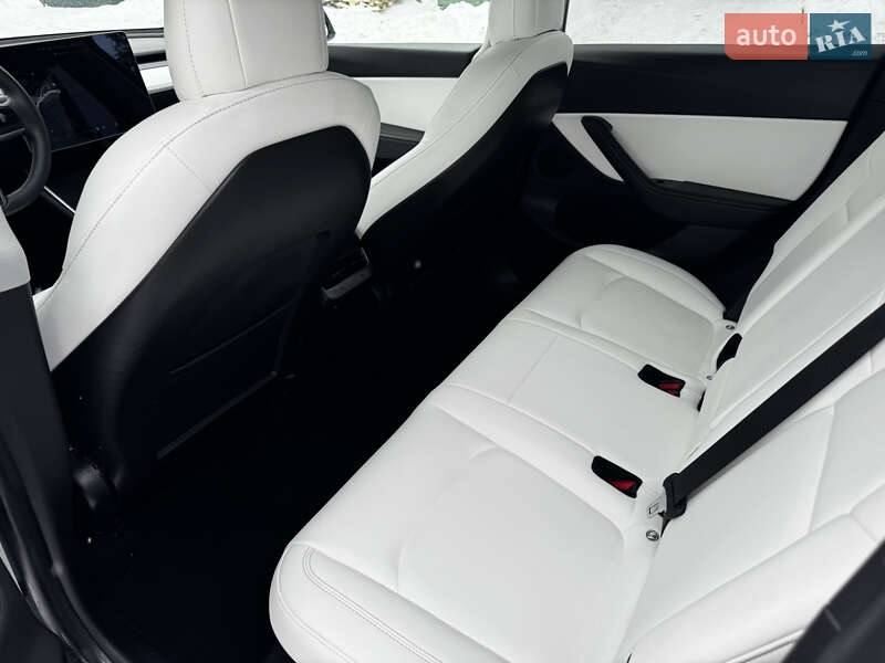 Внедорожник / Кроссовер Tesla Model Y 2021 в Чернигове