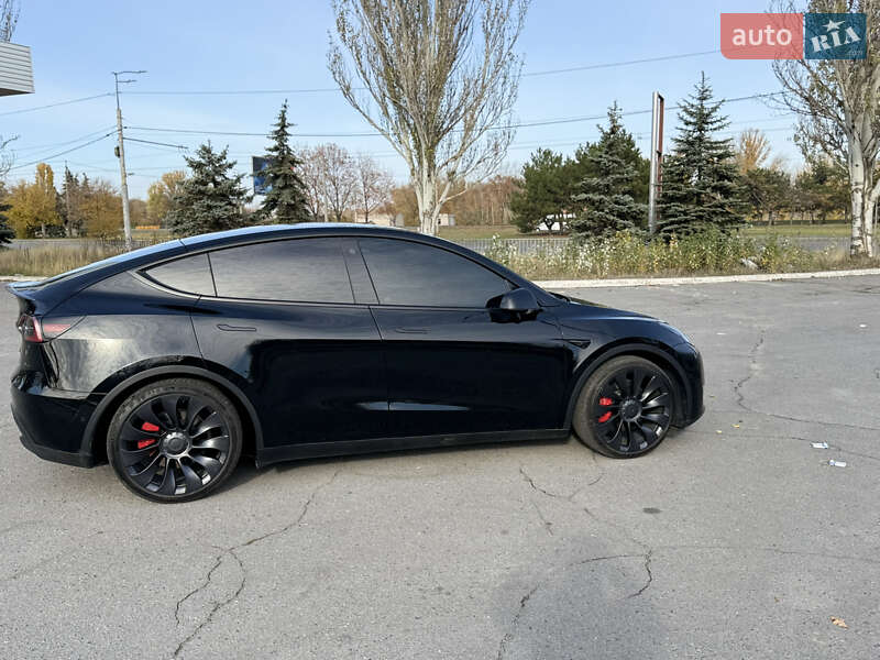 Позашляховик / Кросовер Tesla Model Y 2022 в Дніпрі