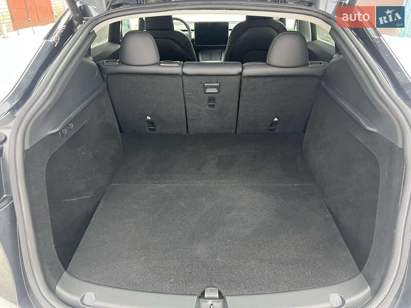 Позашляховик / Кросовер Tesla Model Y 2024 в Києві