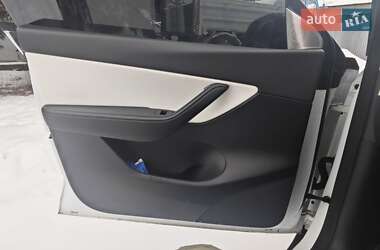 Внедорожник / Кроссовер Tesla Model Y 2022 в Ровно