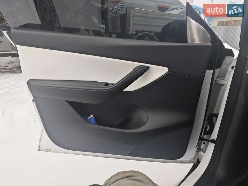 Внедорожник / Кроссовер Tesla Model Y 2022 в Ровно фото 16 Внедорожник / Кроссовер Tesla Model Y 2022 в Ровно