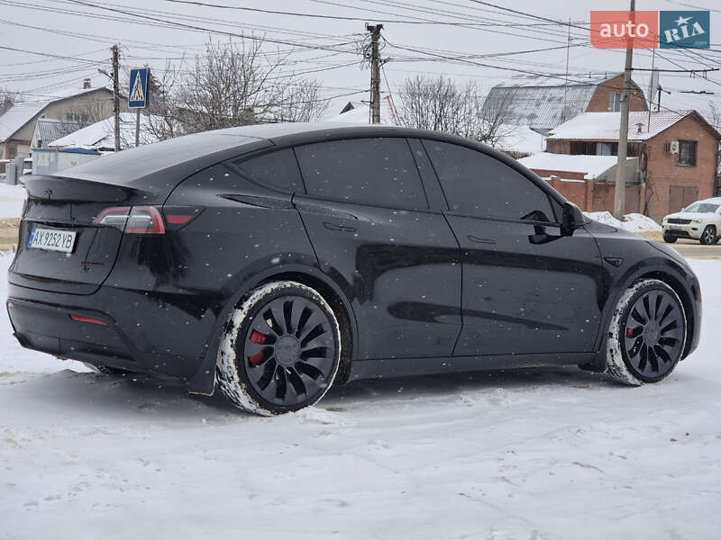 Внедорожник / Кроссовер Tesla Model Y 2023 в Харькове