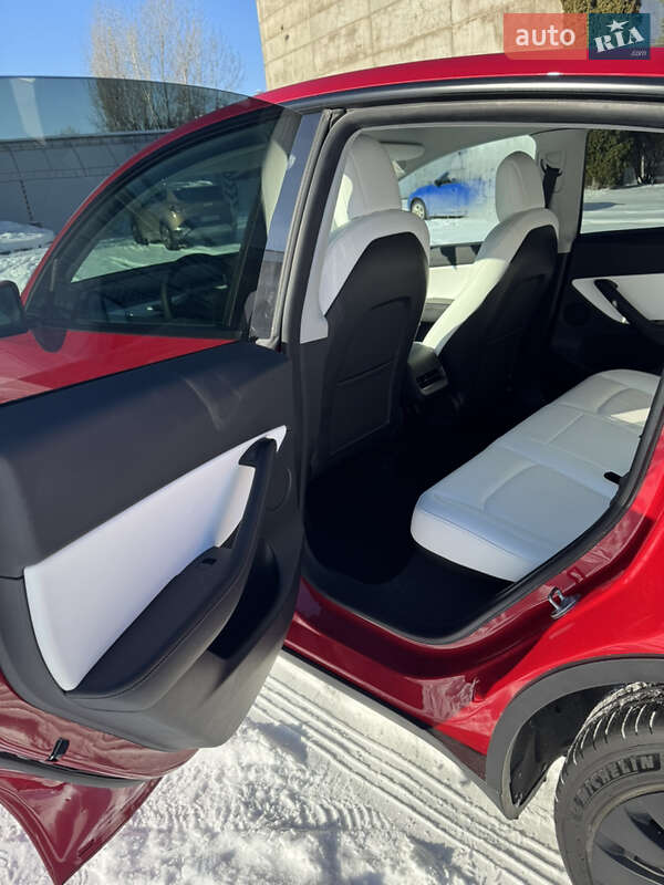 Позашляховик / Кросовер Tesla Model Y 2021 в Білій Церкві