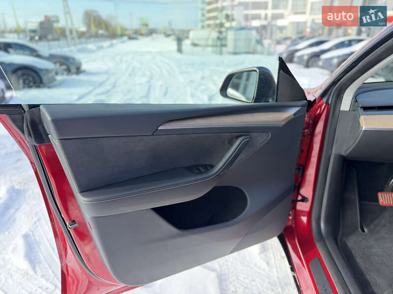 Позашляховик / Кросовер Tesla Model Y 2024 в Львові