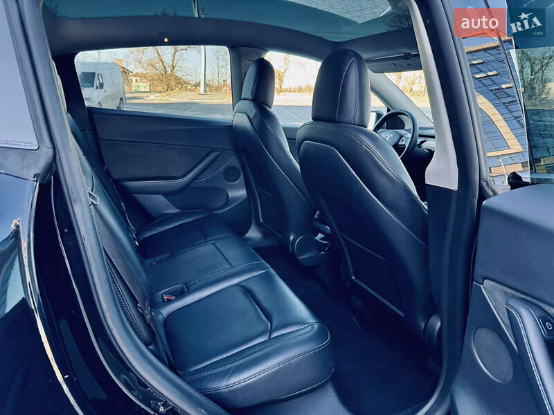 Позашляховик / Кросовер Tesla Model Y 2022 в Одесі фото 17 Позашляховик / Кросовер Tesla Model Y 2022 в Одесі