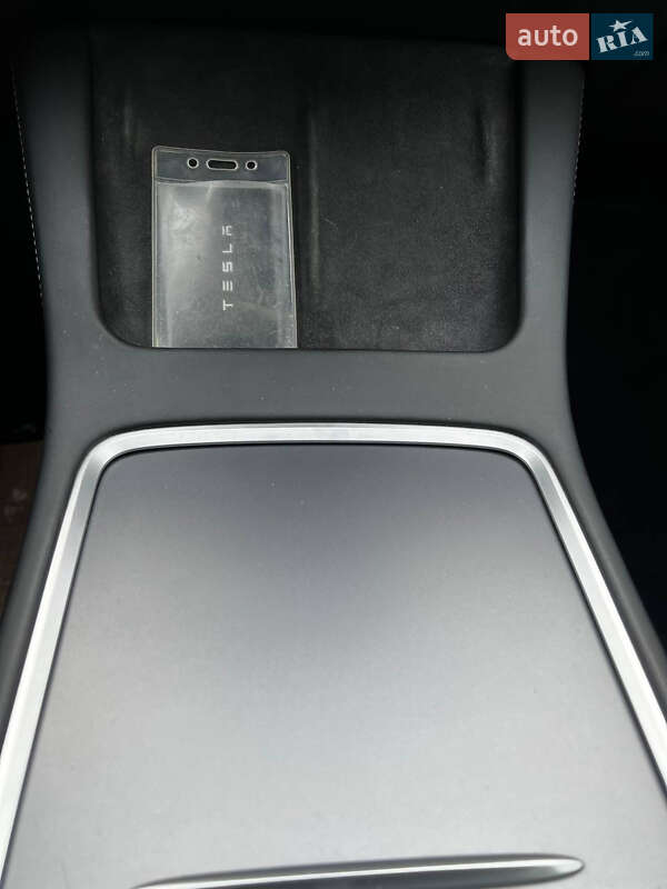 Позашляховик / Кросовер Tesla Model Y 2022 в Львові