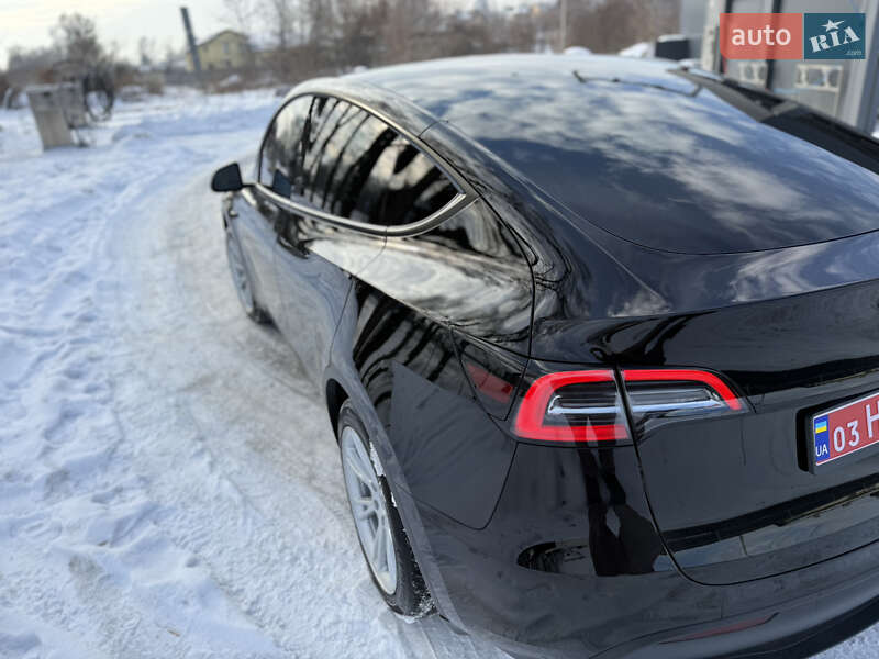 Позашляховик / Кросовер Tesla Model Y 2023 в Львові