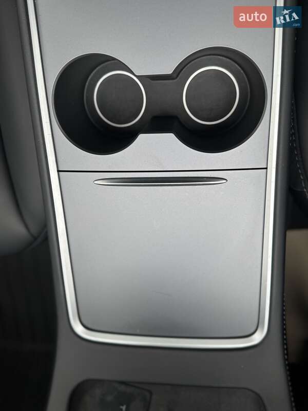 Позашляховик / Кросовер Tesla Model Y 2024 в Луцьку