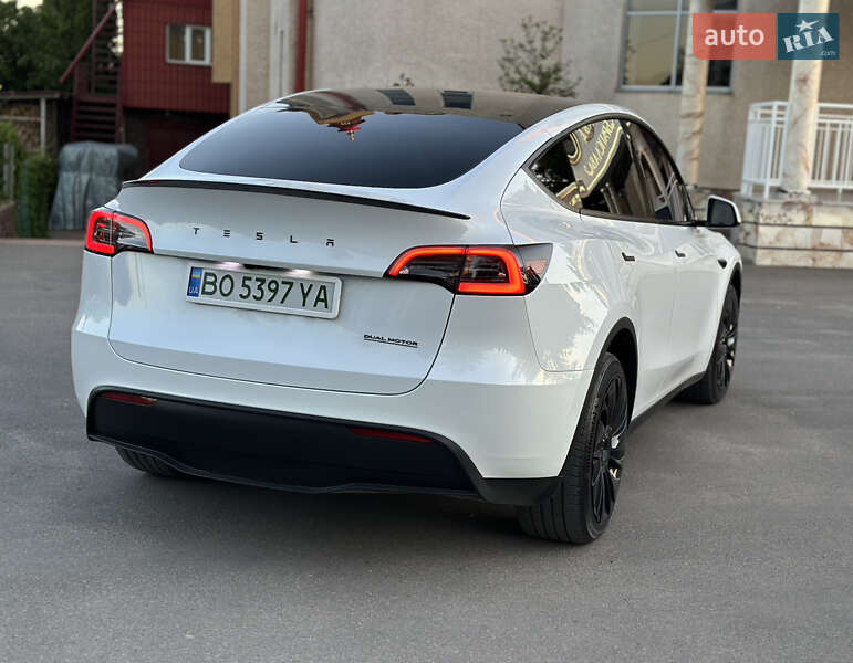 Позашляховик / Кросовер Tesla Model Y 2023 в Тернополі